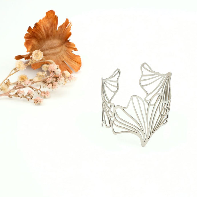 Petunia Petal Cuff